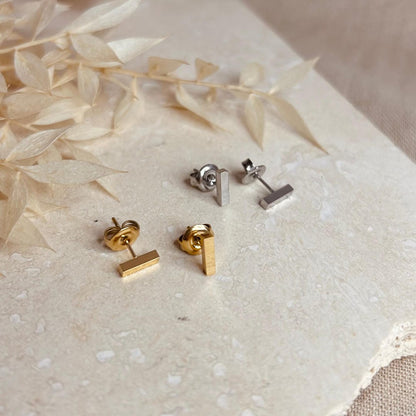 Everyday Minimal Bar Studs