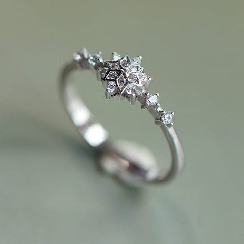 Sleek Floral Grace Ring