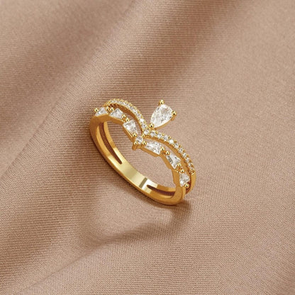 Modern Chic Aura Ring