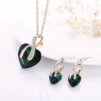 Emerald Heart Infinity Jewelry Set