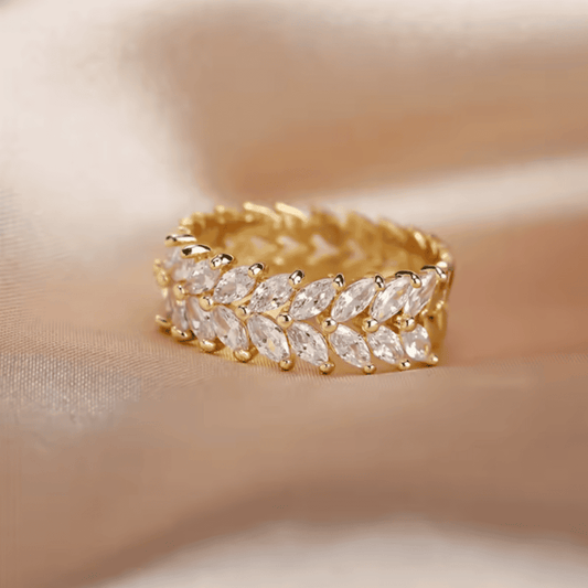 Luxury White Leaf Crystal Ring