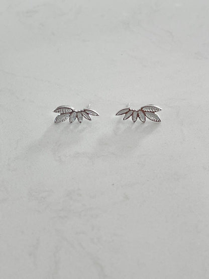 Vera Gorgeous Leaves Stud Earrings