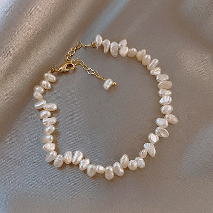Elegant C�line Pearl Bracelet