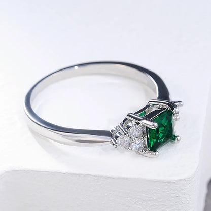Vintage Minimalist Green Zirconia Ring
