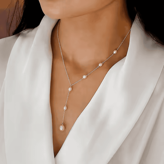 Vintage Inspired Pearl Pendant Necklace