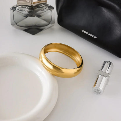 Timeless Smooth Gold Bangle