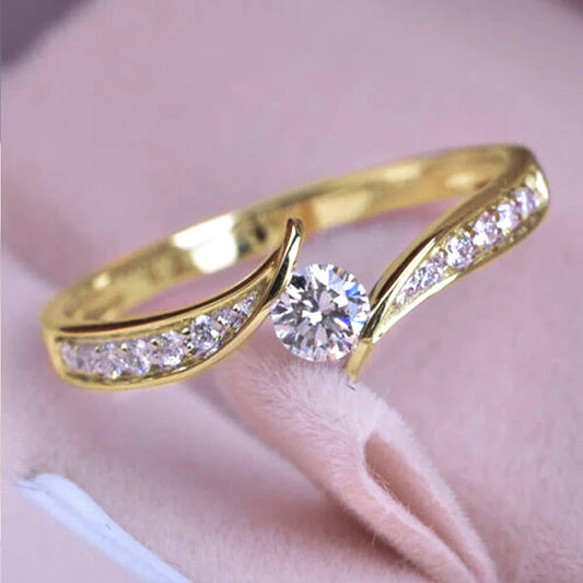 Lavish Minimalist Zirconia Ring