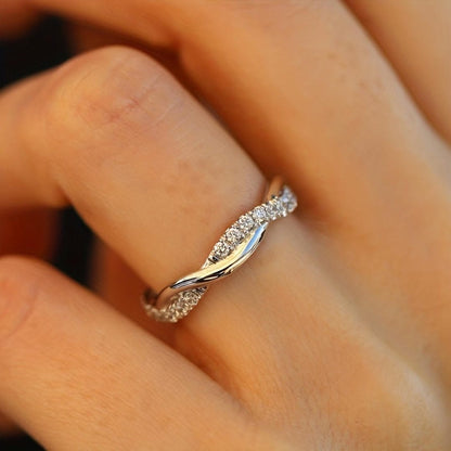 Twisted Pav� Crystal Band