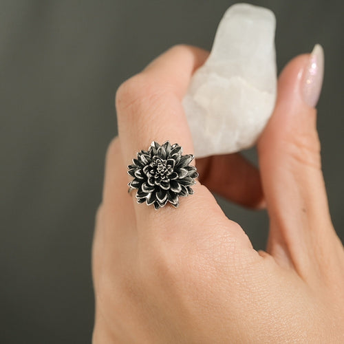 Luxe Vintage Lotus Ring