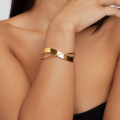 Celestial Unique Gold Bangle