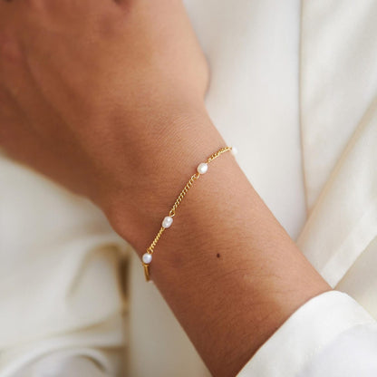 Golden Harmony Pearl Bracelet