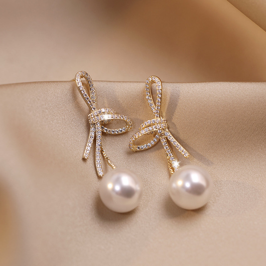 Pearl Earrings with Shiny Bow