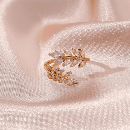 Elegant Verdant Laurel Leaf Ring