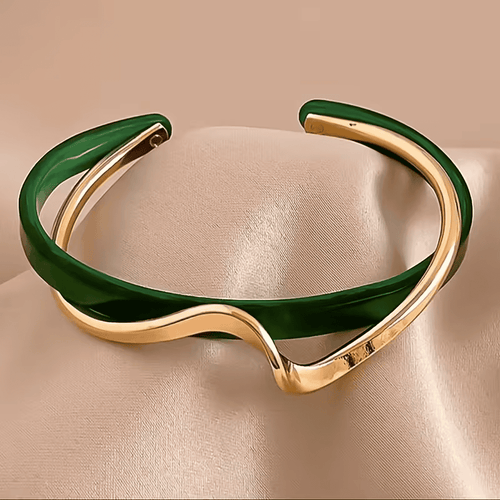 Elegant Emerald Green Wave Bracelet
