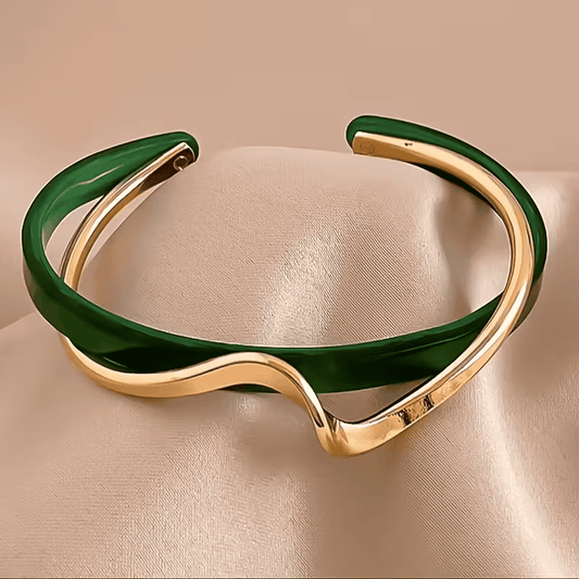 Elegant Emerald Green Wave Bracelet
